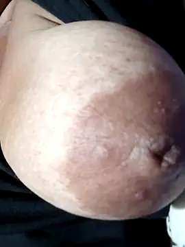 Hotmommax online show from February 21, 7:59 pm