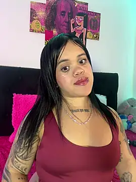 Snapshot of Sussyroxxx chatting on February 13, 5:03 am Sussyroxxx online show from February 13, 5:03 am