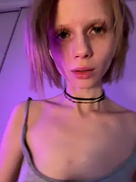 bunnyirisluv online show from March 6, 10:50 pm