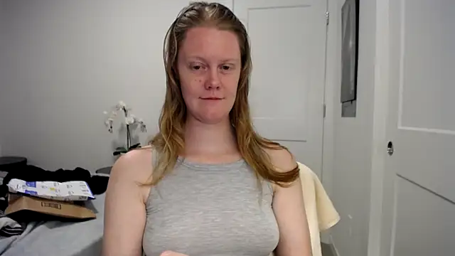 naughtyfox89 online show from April 21, 4:08 am