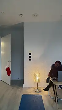 tia   fox online show from February 23, 10:51 pm