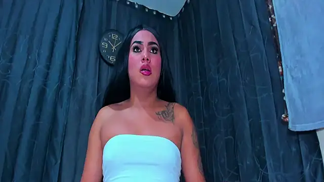 RobertaxGutierrez online show from February 4, 1:17 pm