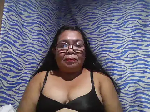 Snapshot of cris_tita chatting on June 11, 3:21 pm cris tita online show from June 11, 3:21 pm