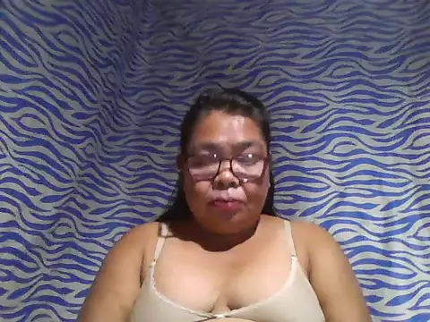 Snapshot of cris_tita chatting on June 18, 2:21 pm cris tita online show from June 18, 2:21 pm