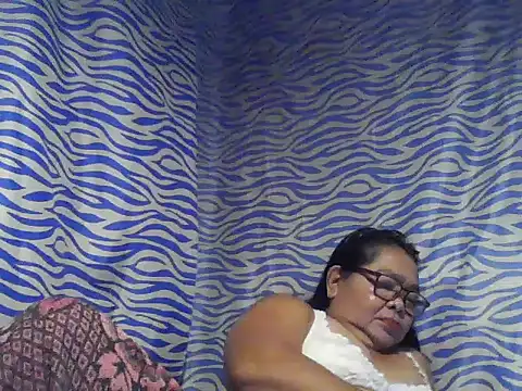 Snapshot of cris_tita chatting on June 28, 6:47 pm cris tita online show from June 28, 6:47 pm