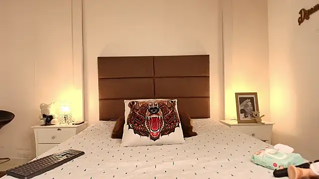 NatashaTaylor online show from March 31, 3:01 pm