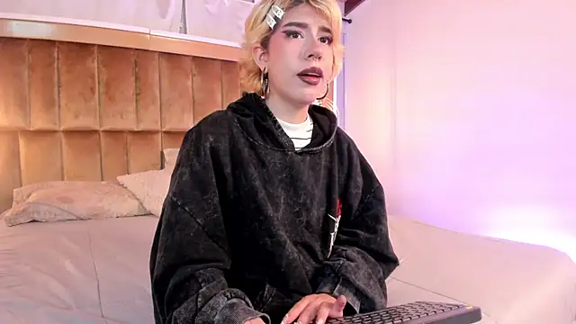 SamyShark online show from January 13, 4:40 am