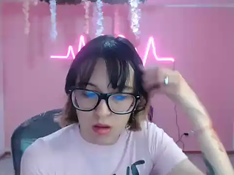 cristal hills 19 online show from November 15, 2:35 pm