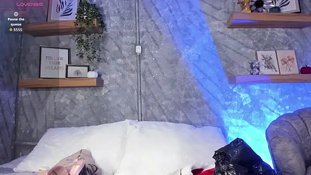 Nikolbrice online show from December 17, 7:20 pm