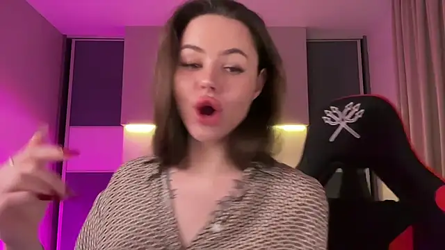 AlmaryKim online show from February 4, 7:55 pm