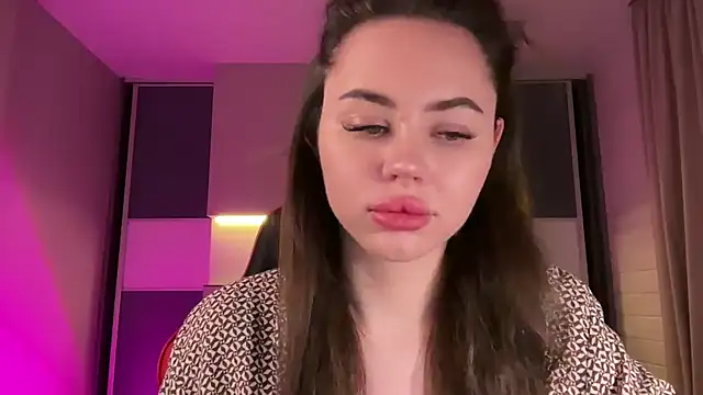 AlmaryKim online show from February 10, 6:56 pm