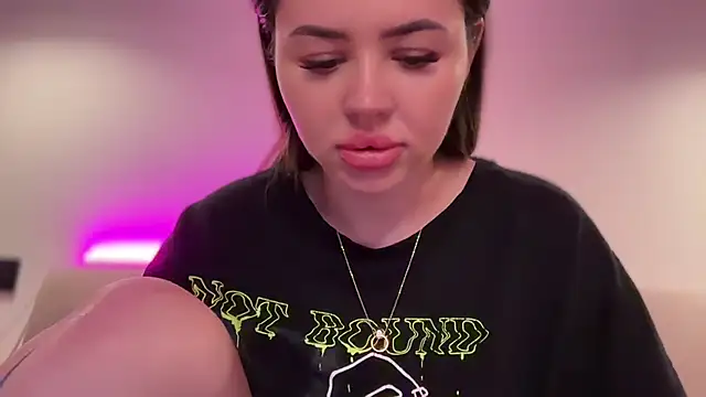 AlmaryKim online show from October 10, 8:41 pm