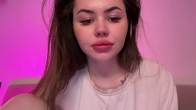 AlmaryKim online show from November 22, 7:35 pm