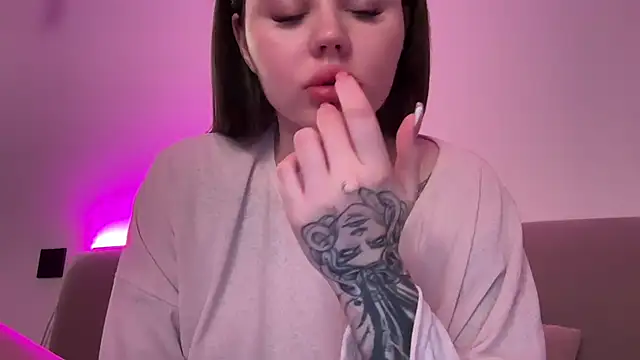 AlmaryKim online show from March 21, 9:07 pm