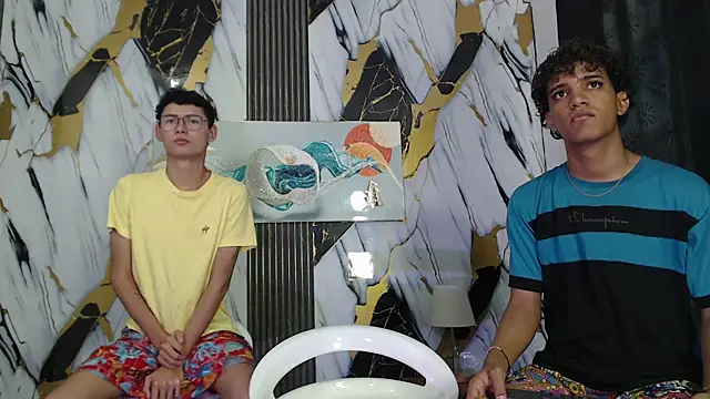 Snapshot of VERY_HOT_GUYS chatting on July 12, 1:24 pm VERY HOT GUYS online show from July 12, 1:24 pm