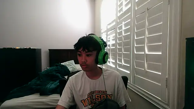 youngasianboy2007 online show from February 28, 7:15 pm