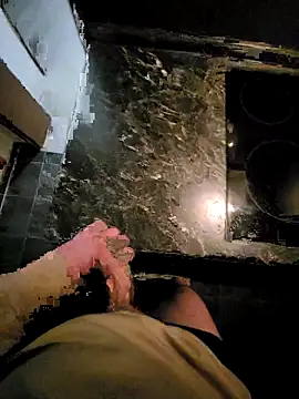 rezzzze online show from February 9, 7:07 pm