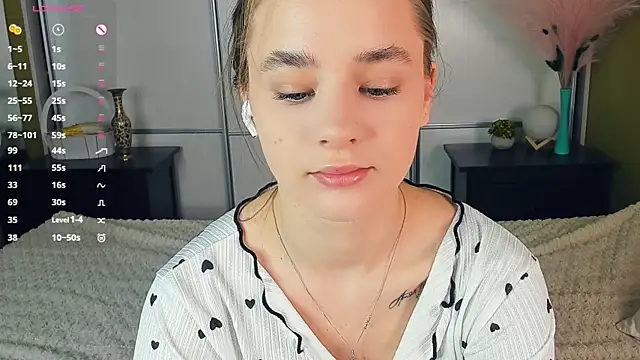 JinnyMcie online show from April 11, 7:13 am