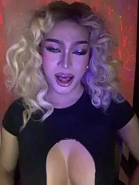 Snapshot of Kessey_Herera chatting on March 11, 5:41 pm Kessey Herera online show from March 11, 5:41 pm