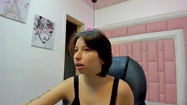 Snapshot of Klaret_Toy chatting on December 17, 7:31 pm Klaret Toy online show from December 17, 7:31 pm