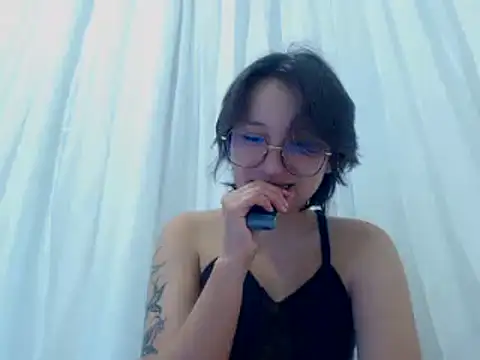 Snapshot of Klaret_Toy chatting on January 17, 8:12 pm Klaret Toy online show from January 17, 8:12 pm