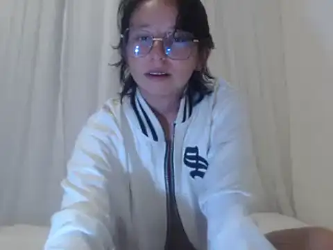 Snapshot of Klaret_Toy chatting on February 11, 10:59 pm Klaret Toy online show from February 11, 10:59 pm