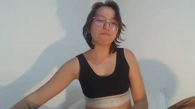 Snapshot of Klaret_Toy chatting on February 17, 10:16 pm Klaret Toy online show from February 17, 10:16 pm