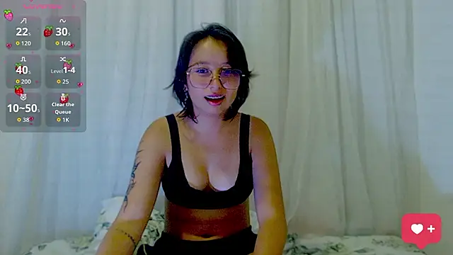 Snapshot of Klaret_Toy chatting on February 21, 4:35 am Klaret Toy online show from February 21, 4:35 am