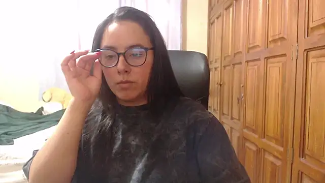 Venus cat  online show from February 9, 9:30 pm