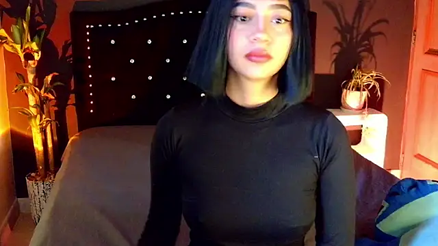 emma web  online show from April 27, 12:25 pm