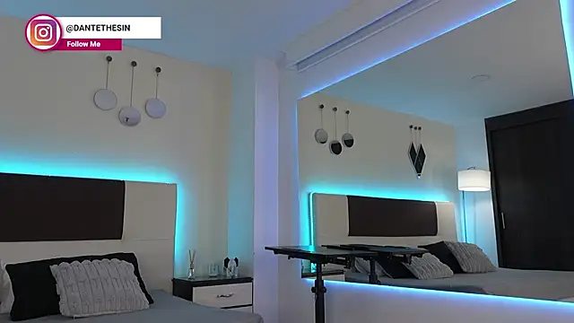 DanteeStone online show from December 18, 8:15 pm