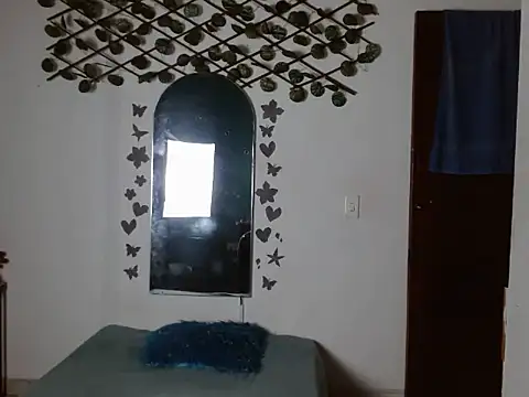 Snapshot of Ebony_luna chatting on December 22, 7:44 pm Ebony luna online show from December 22, 7:44 pm