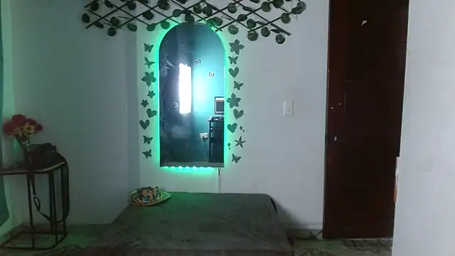 Snapshot of Ebony_luna chatting on February 24, 8:18 pm Ebony luna online show from February 24, 8:18 pm