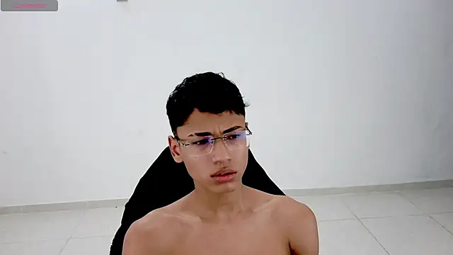 Im david02 online show from April 18, 4:00 pm