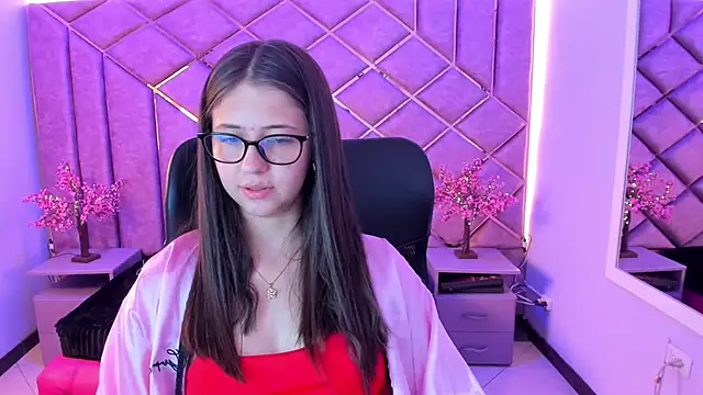 Snapshot of sarah_sweett_ chatting on July 18, 4:22 pm sarah sweett online show from July 18, 4:22 pm