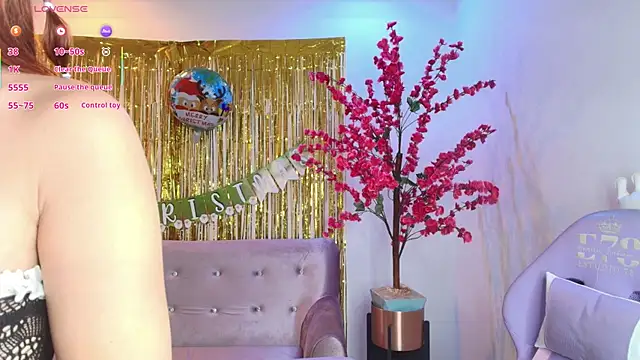 Snapshot of Summer_miller chatting on December 18, 11:27 am Summer miller online show from December 18, 11:27 am