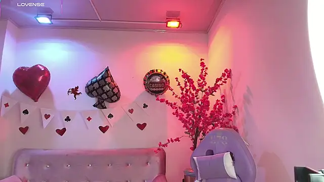 Snapshot of Summer_miller chatting on February 16, 11:39 am Summer miller online show from February 16, 11:39 am