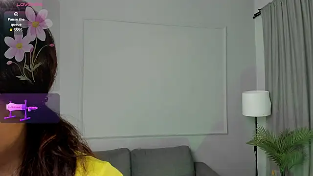 Nahomycarterr online show from April 22, 11:56 am