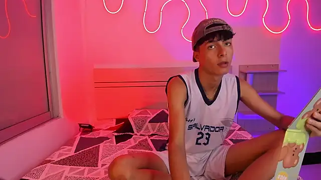 luccas ferreira online show from October 20, 6:52 pm