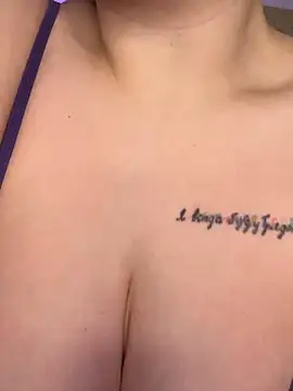 KellyMoors online show from March 26, 1:33 am