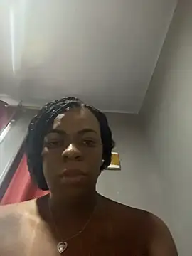 Priihmedeiros online show from April 14, 9:26 am