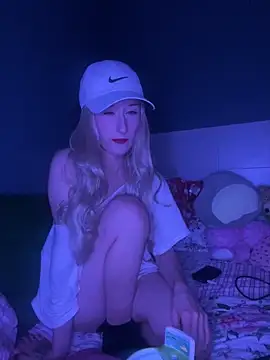 meadowmoon3 online show from April 6, 3:26 am