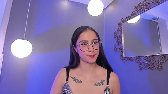 Alana Martinez  online show from April 8, 8:09 pm