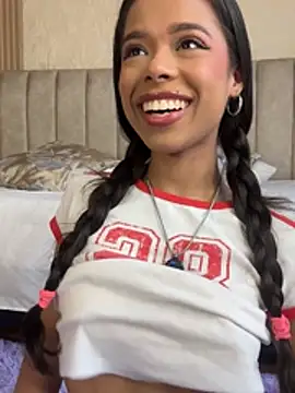 Snapshot of naomi_hill1 chatting on April 24, 3:58 pm naomi hill1 online show from April 24, 3:58 pm