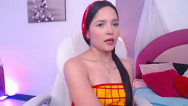 Suzy1  online show from April 14, 7:31 pm