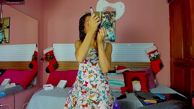 Tiffannydoll99 online show from November 28, 1:47 pm