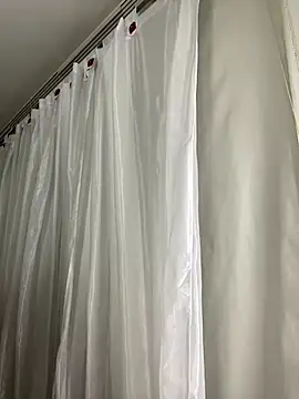 Rose monroee online show from April 1, 7:33 pm