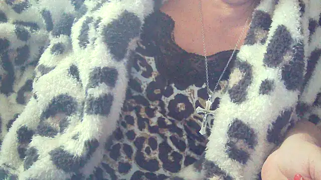 Playful MILF Demi online show from February 14, 11:07 am