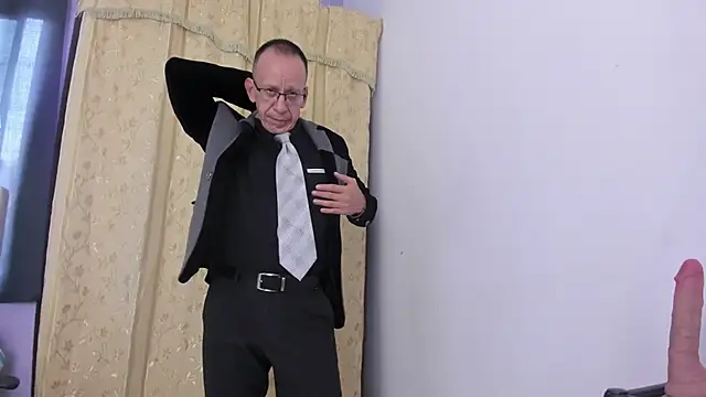  axelking  online show from April 9, 11:37 am