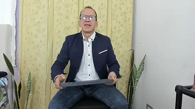  axelking  online show from April 17, 11:35 am